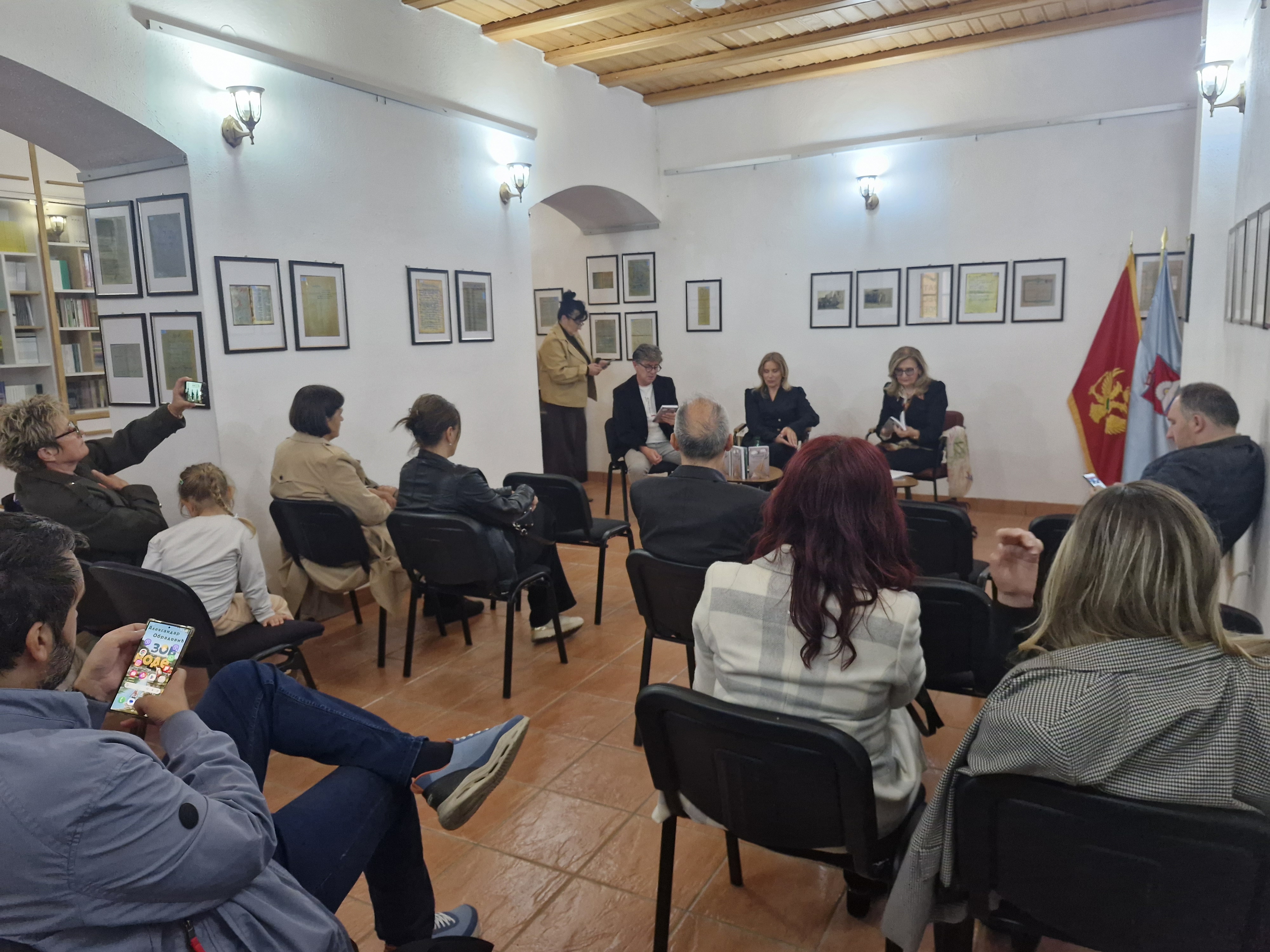 Promovisana knjiga “Prilozi književnosti za djecu I”